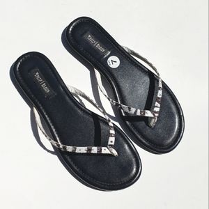 White House Black Market Animal Print Thong Flip Flop Rhinestone Bling Women's 7